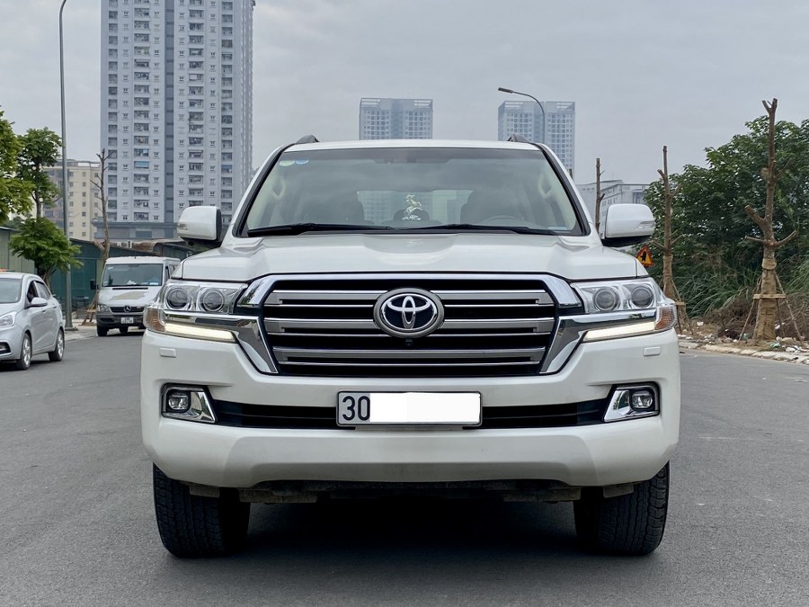 Land Cruiser VX 46 V8 2019 Màu Trắng Nội Thất Xám